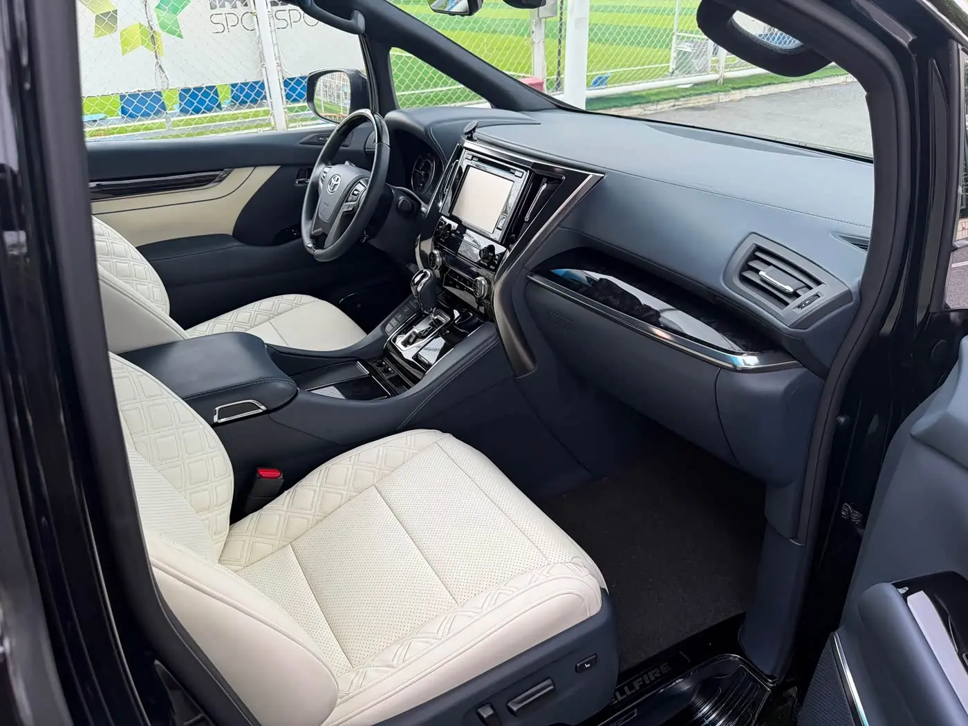 Toyota Vellfire 2021 — Şəkil 15/20