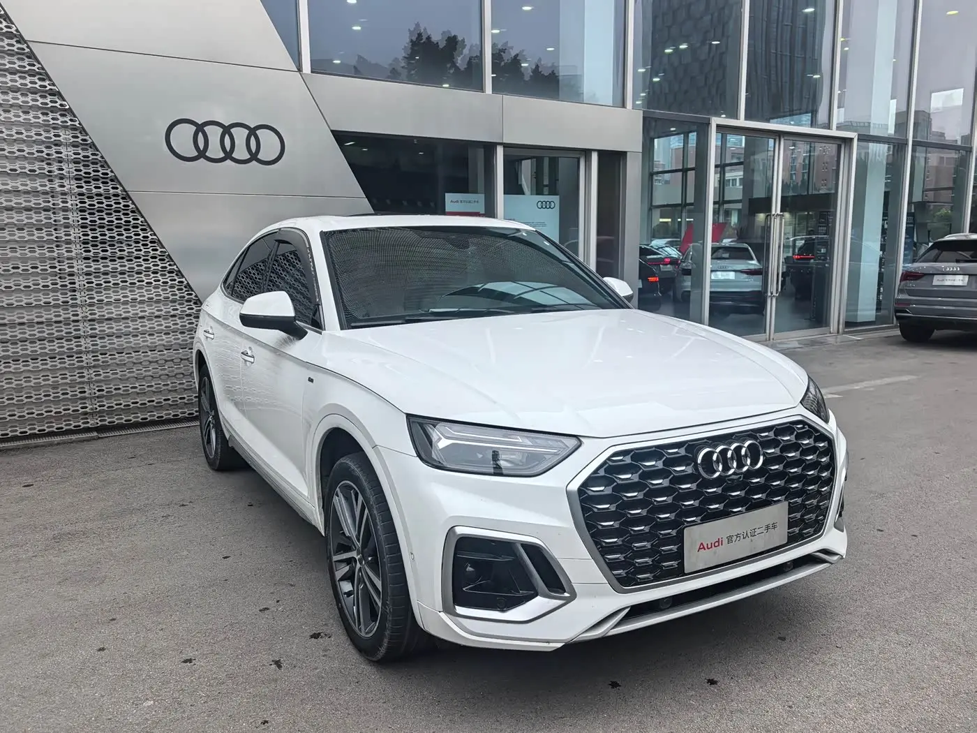 Audi Q5L Sportback 2021 — Фото 3/15
