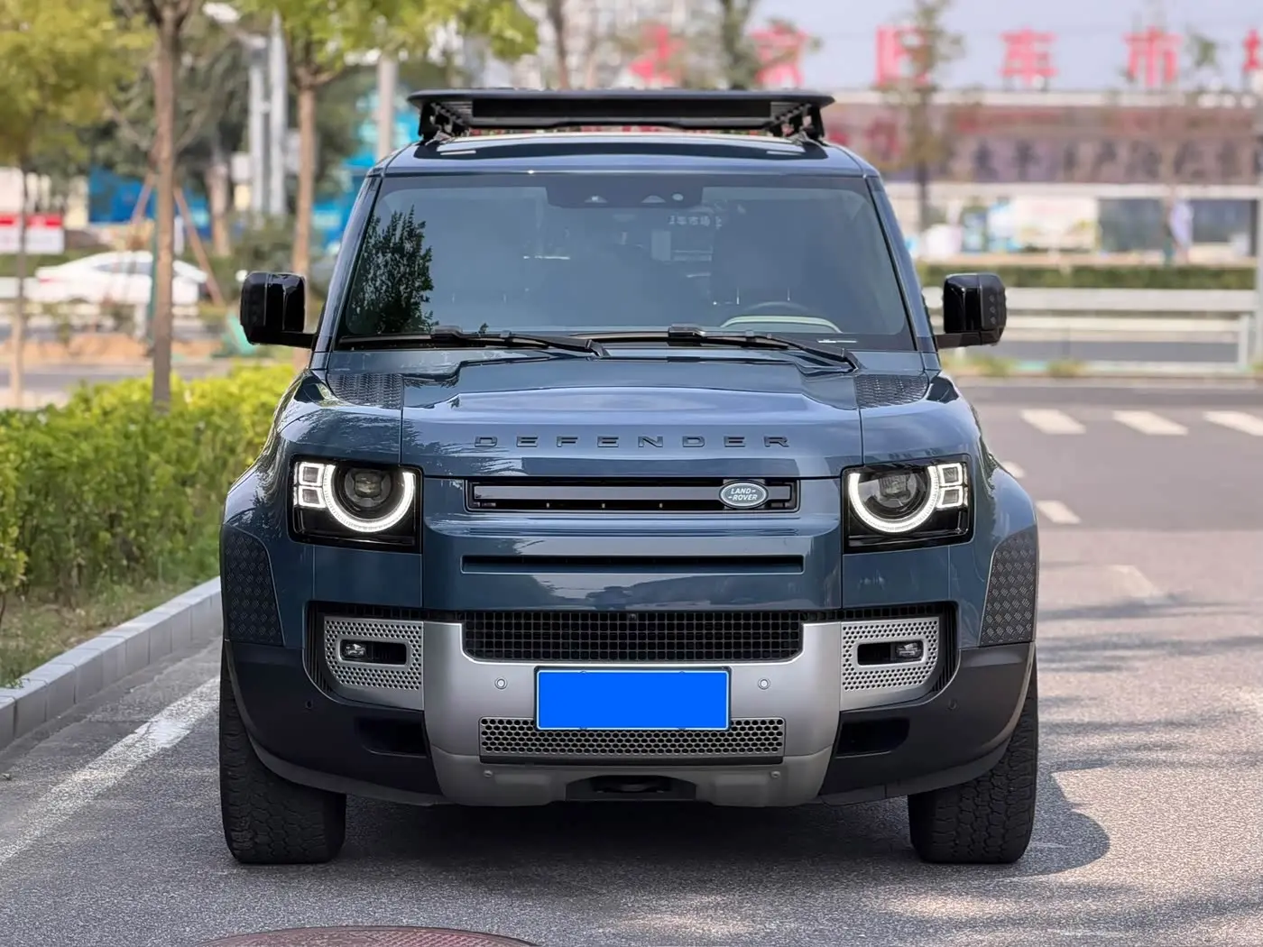 Land Rover Defender 2021 — Photo 2/20