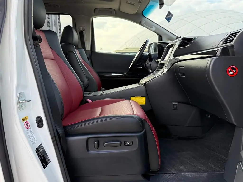 Toyota Alphard 2015 — Photo 7/20