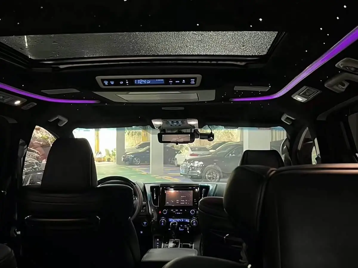 Toyota Vellfire 2020 — Photo 5/9