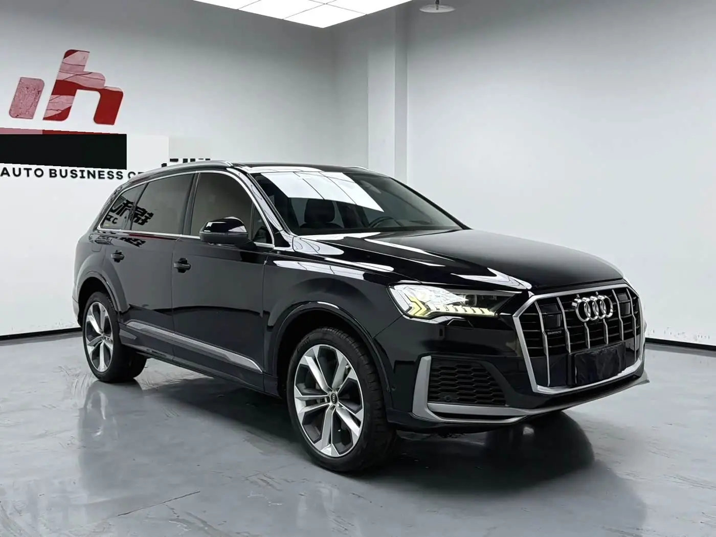 Audi Q7 2021 — Photo 3/9