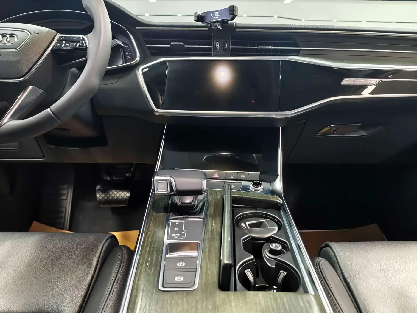 Audi A6L 2022 — Photo 4/13