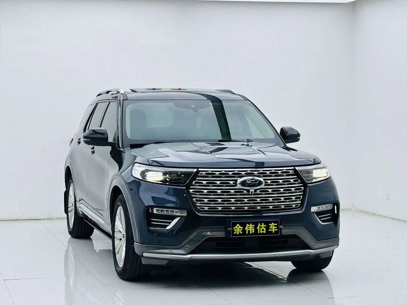 Ford Explorer 2021 — Фото 3/18