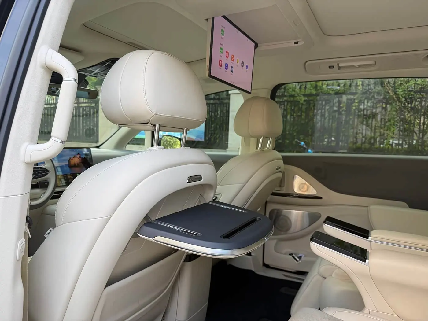 Voyah Auto Voyah Dreamer 2024 — Photo 13/17
