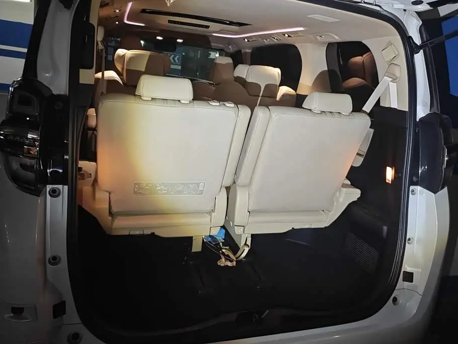 Toyota Vellfire 2019 — Photo 4/16