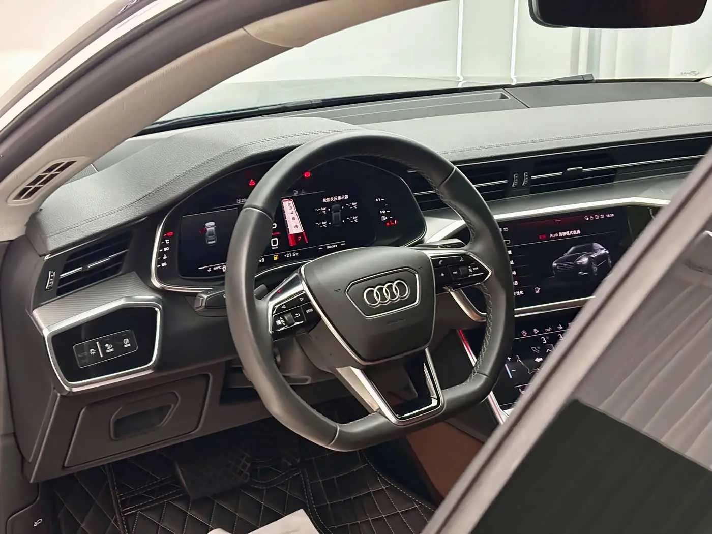 Audi A7 2019 — Фото 8/17