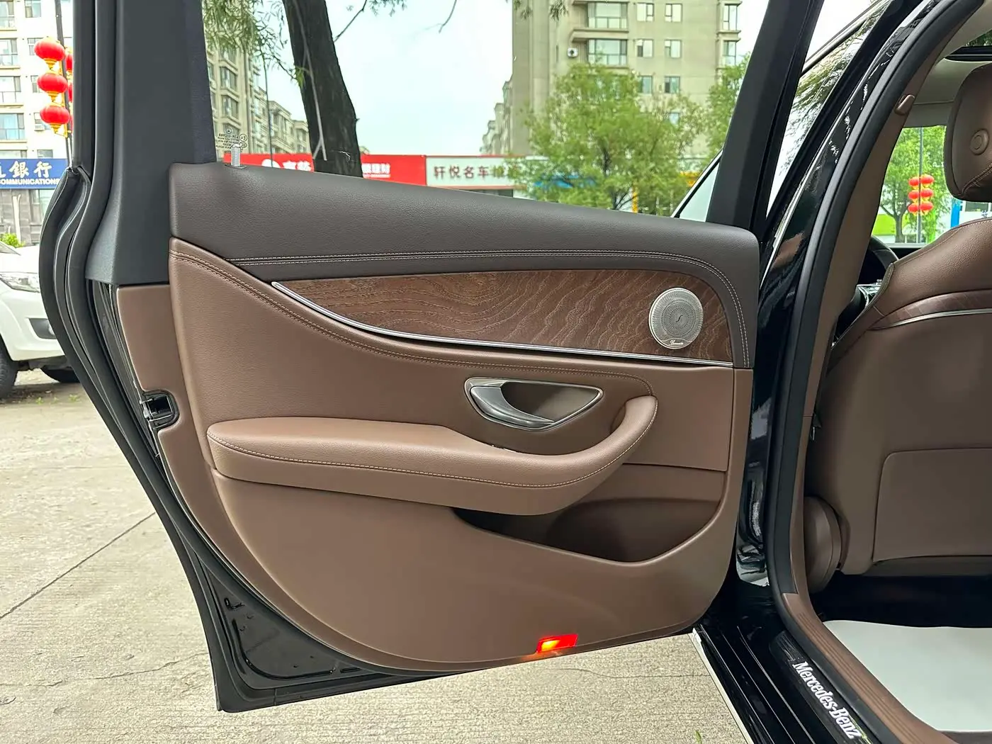 Mercedes-Benz E-Class 2023 — Фото 14/17