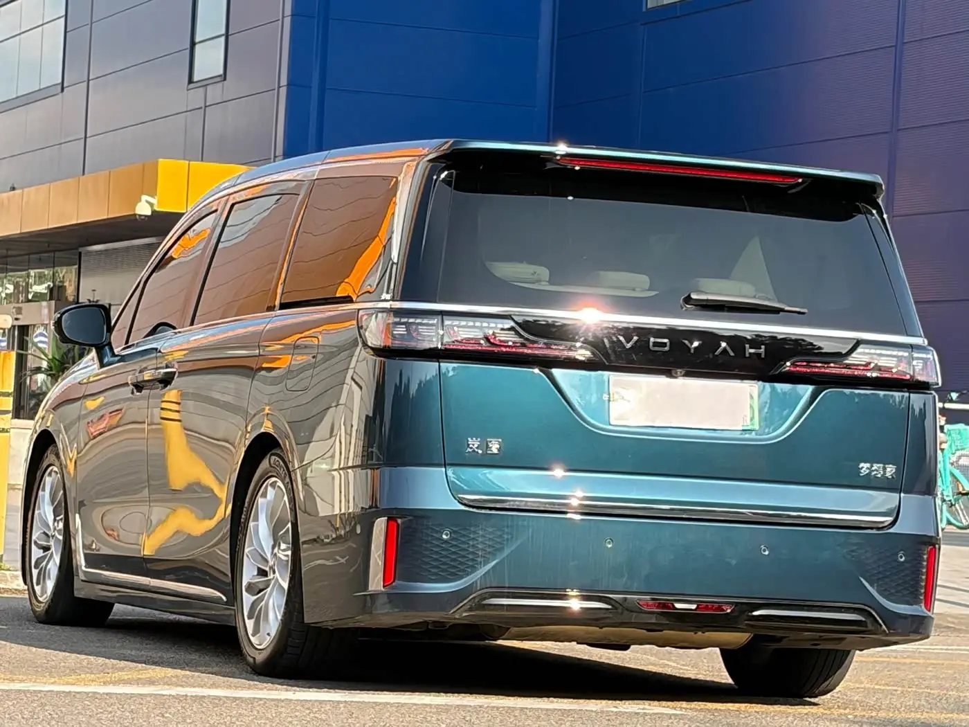 Voyah Auto Voyah Dreamer 2024 — Photo 10/10