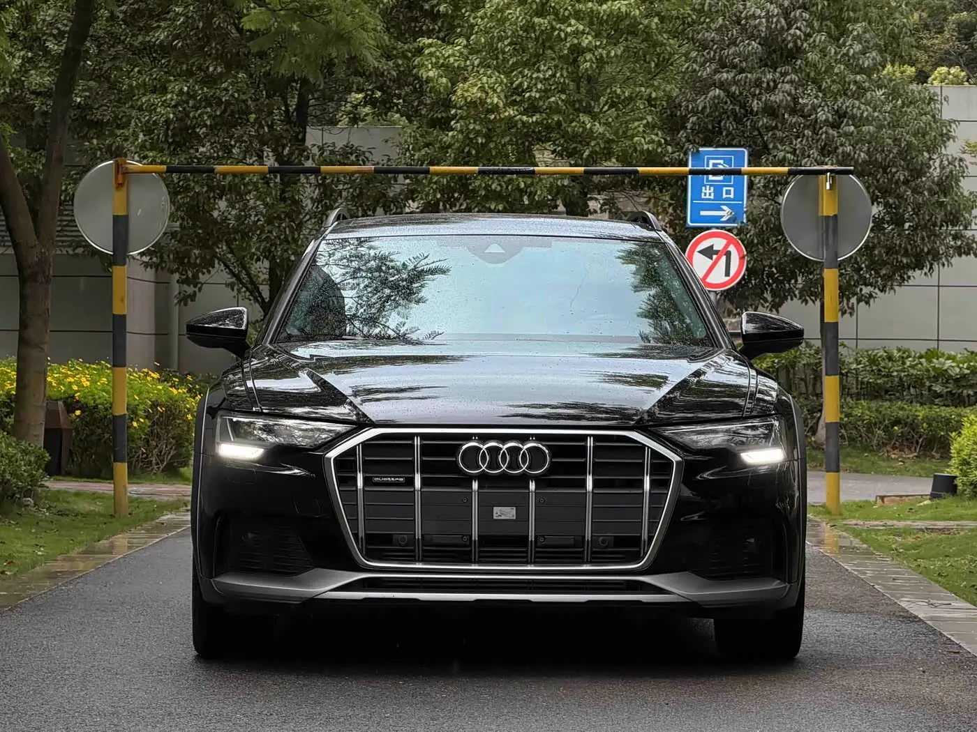Audi A6 2023 — Фото 2/9