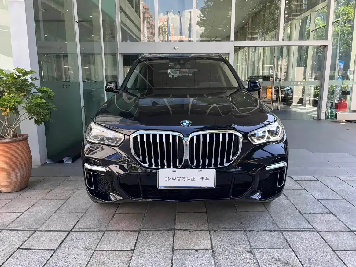 BMW X5 2023 — Фото 2/8