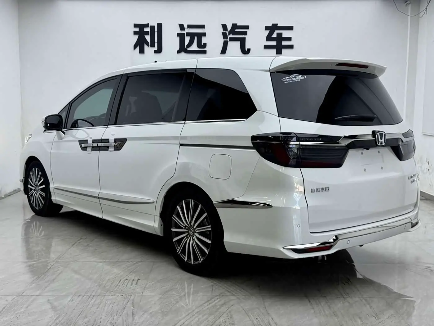 Honda Elysion 2022 — Photo 16/16
