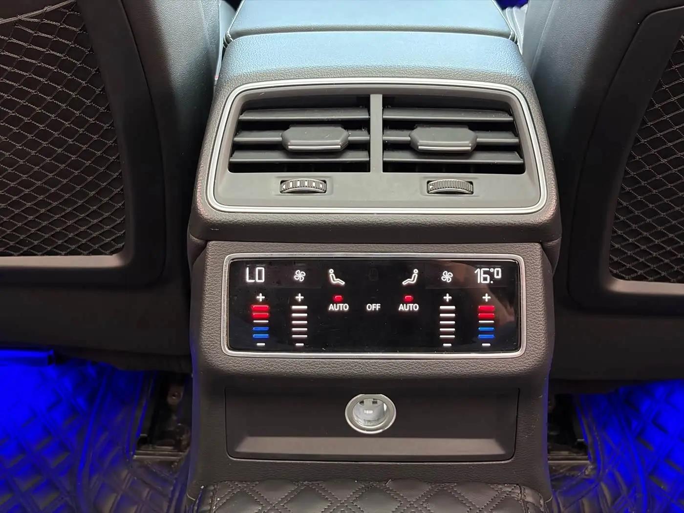 Audi A6L 2022 — Şəkil 11/20