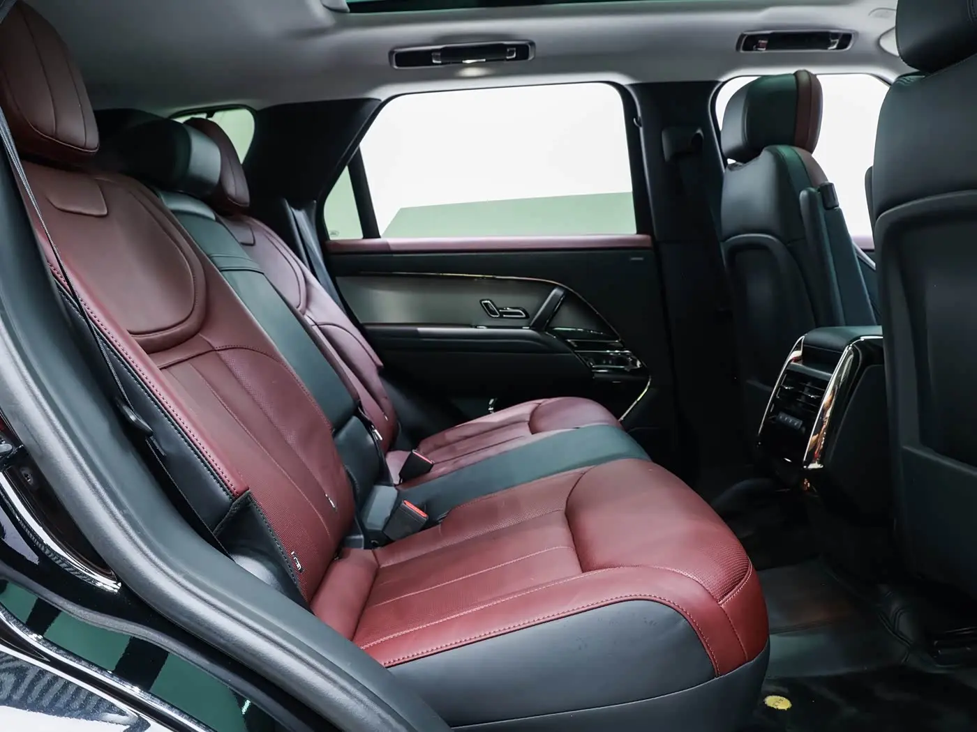 Land Rover Range Rover Sport 2023 — Photo 11/20