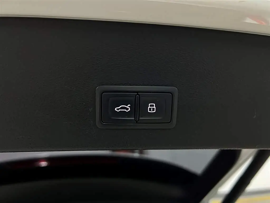 Audi Q2L 2022 — Фото 8/20