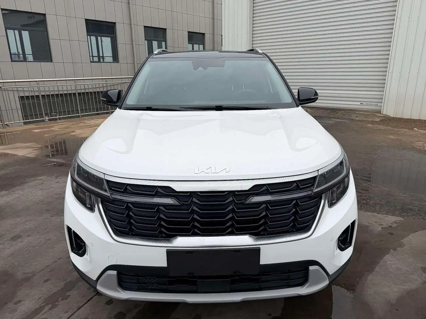 Kia Seltos 2023 — Şəkil 2/15