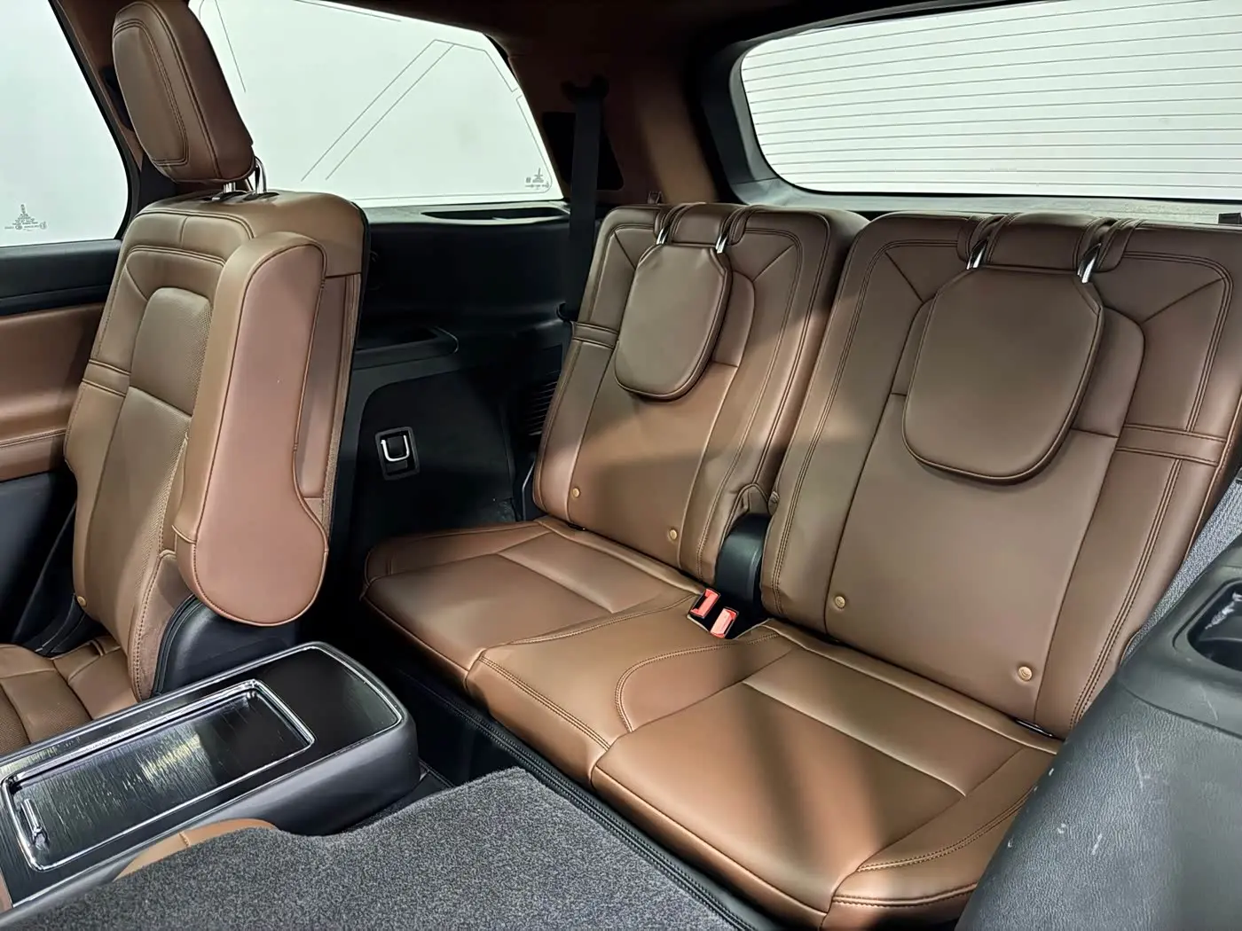 Lincoln Aviator 2022 — Şəkil 14/15