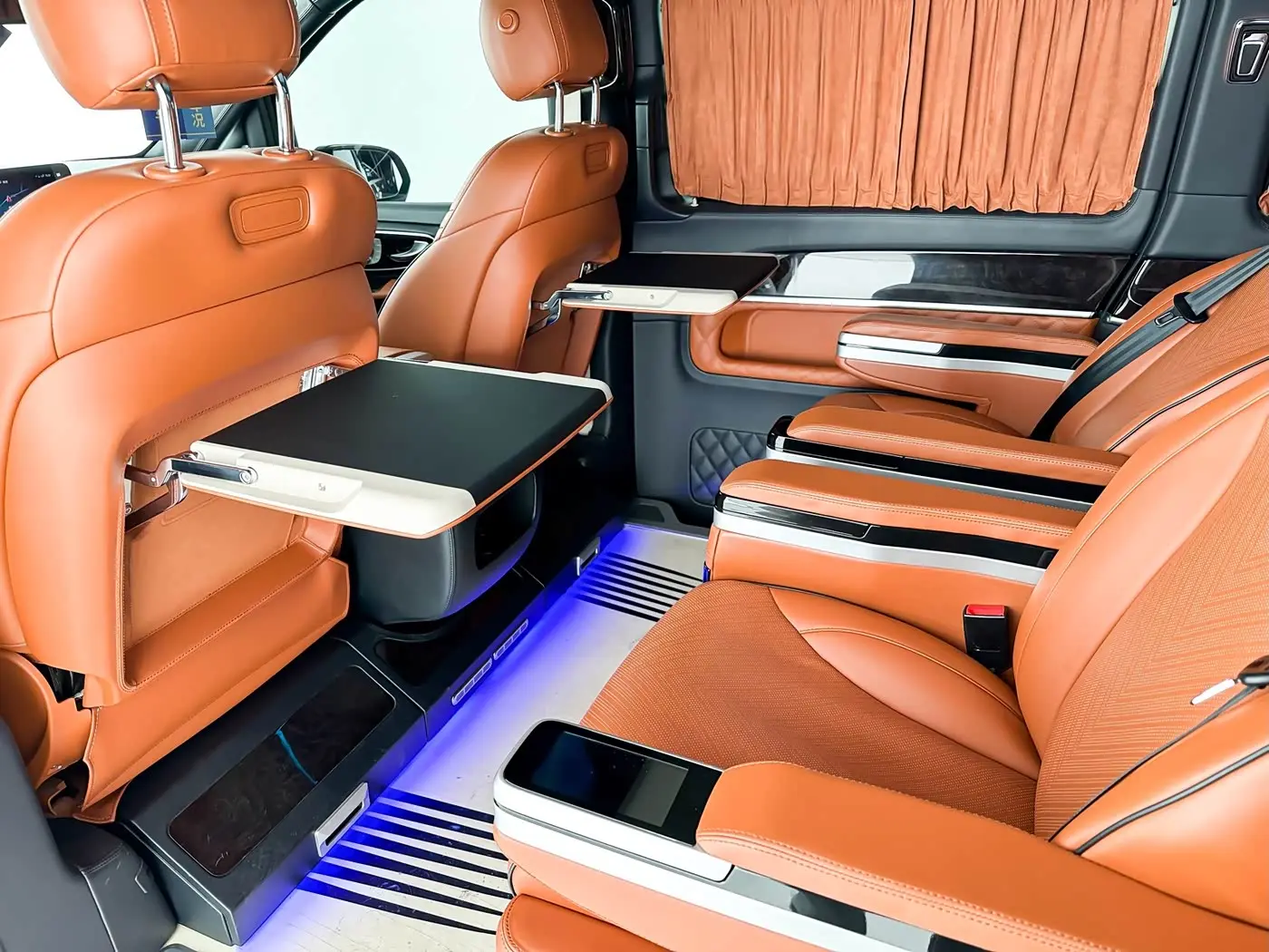 Mercedes-Benz V-Class 2022 — Фото 9/17