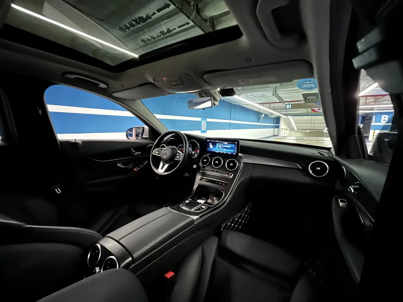Mercedes-Benz C-Class 2019 — Photo 18/20
