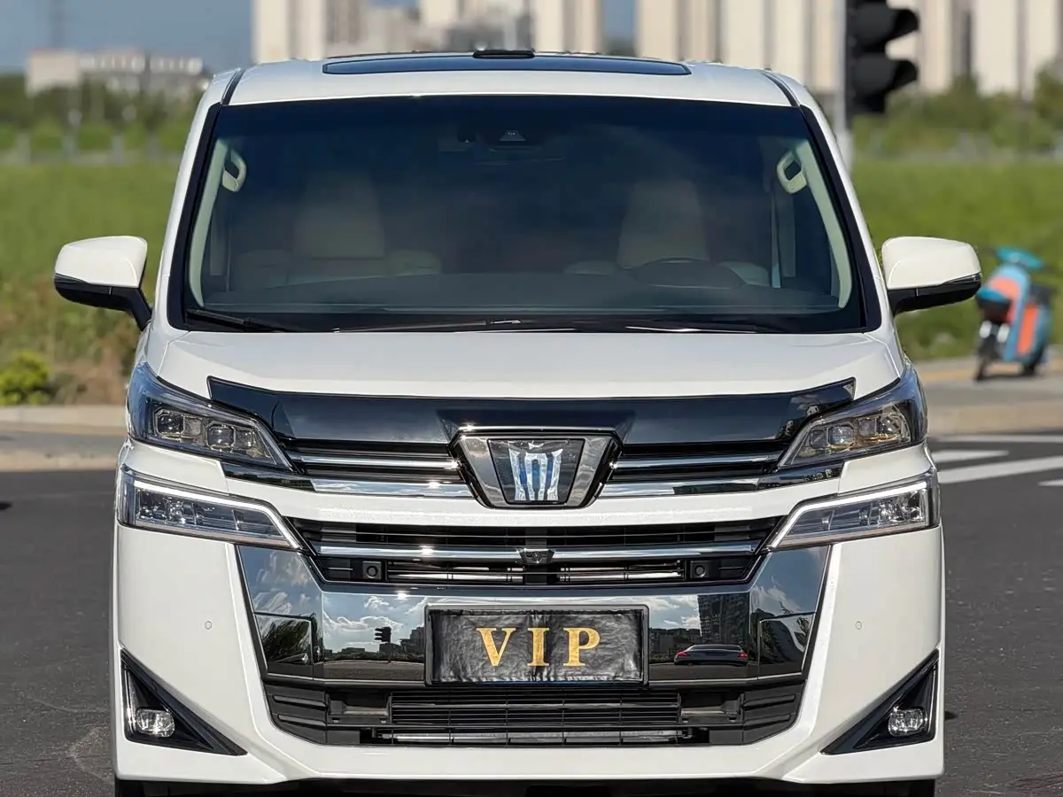 Toyota Vellfire 2023 — Фото 2/18