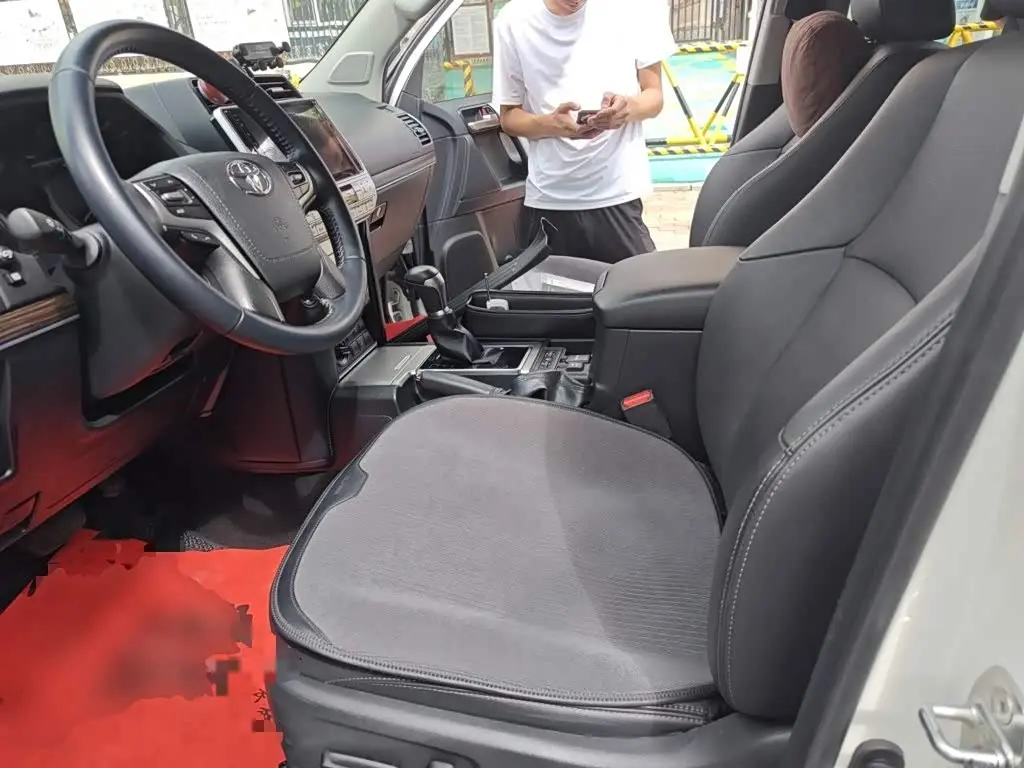 Toyota Prado 2018 — Photo 11/20