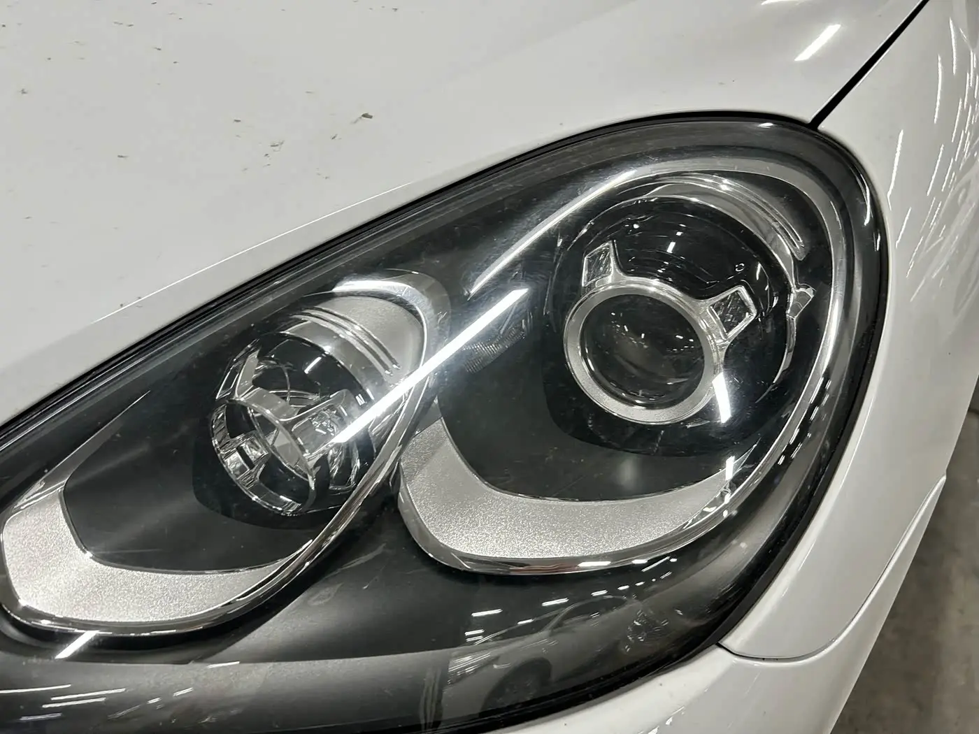 Porsche Cayenne New Energy 2017 — Photo 7/17