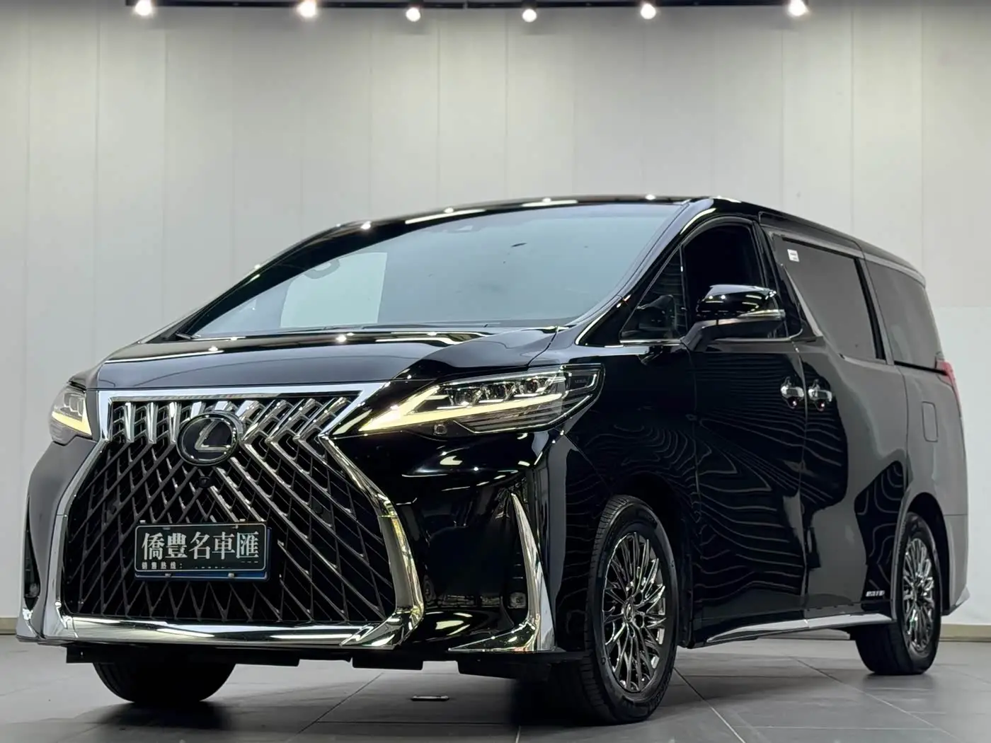 Lexus LM, 2022