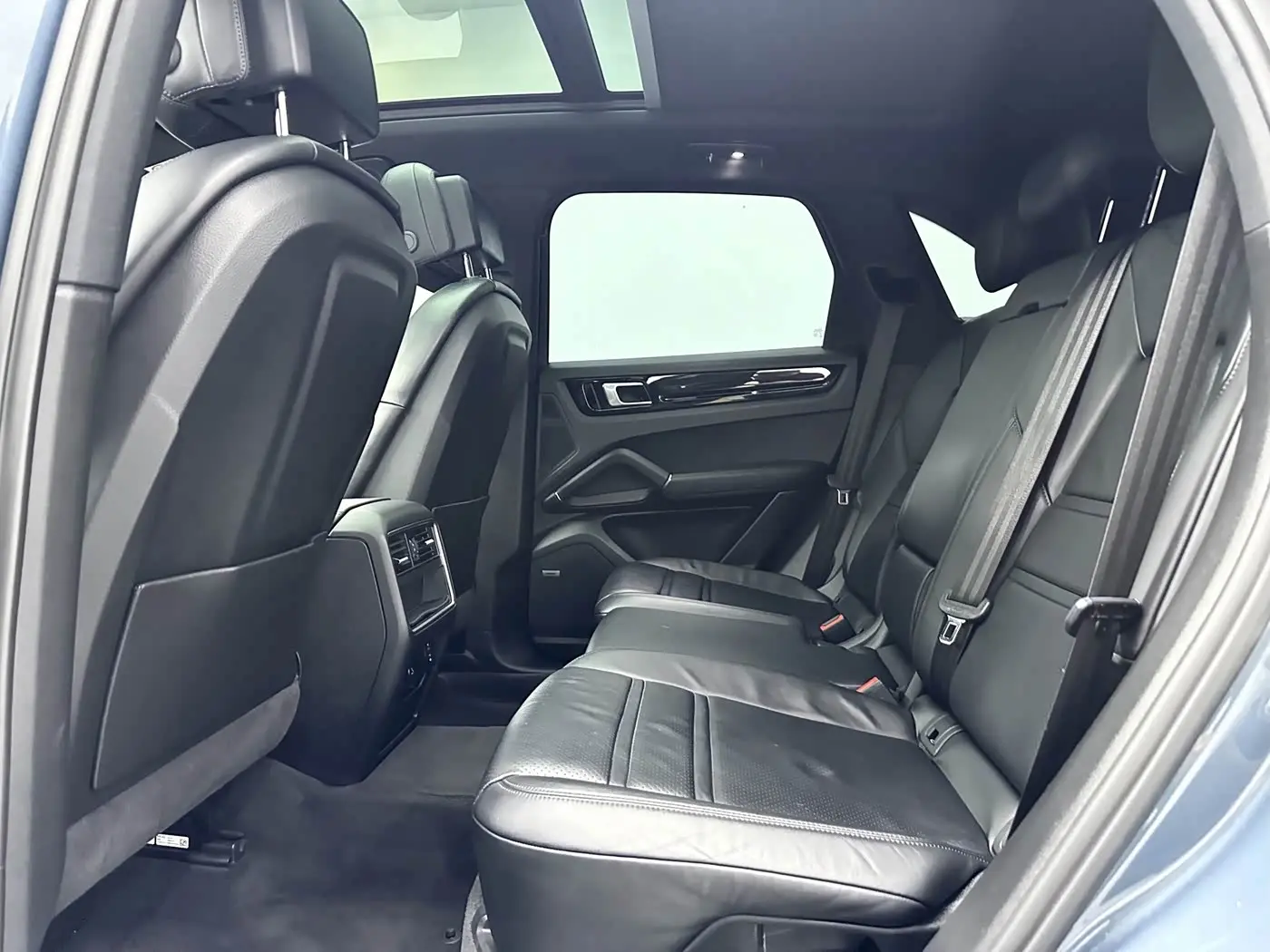 Porsche Cayenne 2020 — Фото 10/20