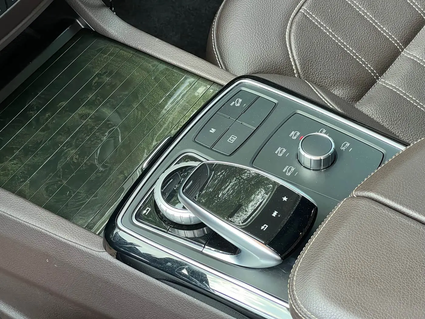 Mercedes-Benz GLE 2019 — Photo 12/19