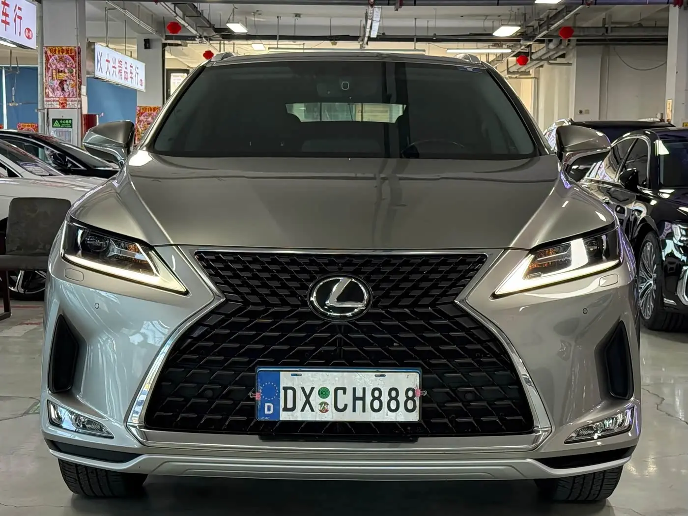 Lexus RX 2022 — Photo 2/9