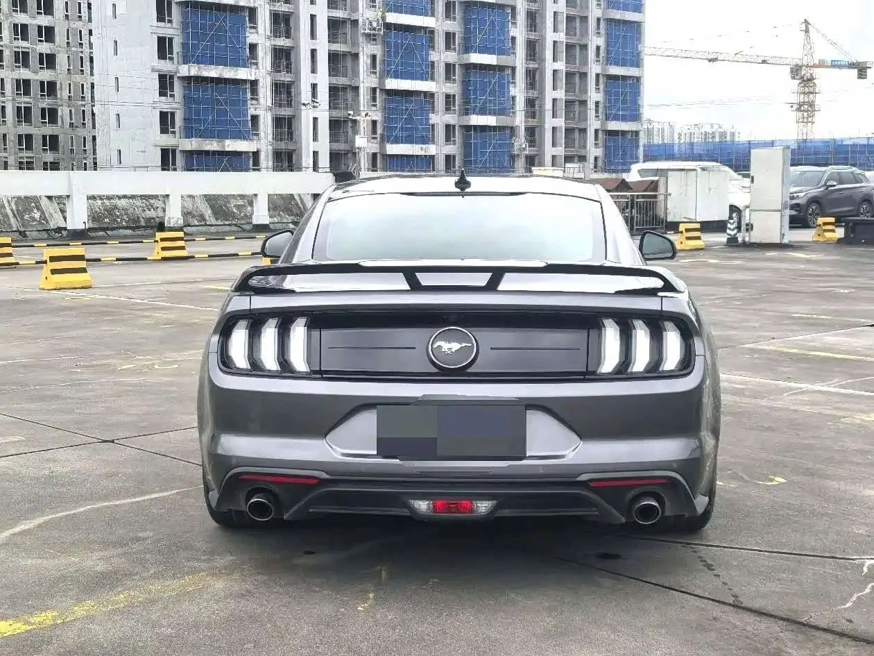Ford Mustang 2023 — ფოტო 6/9