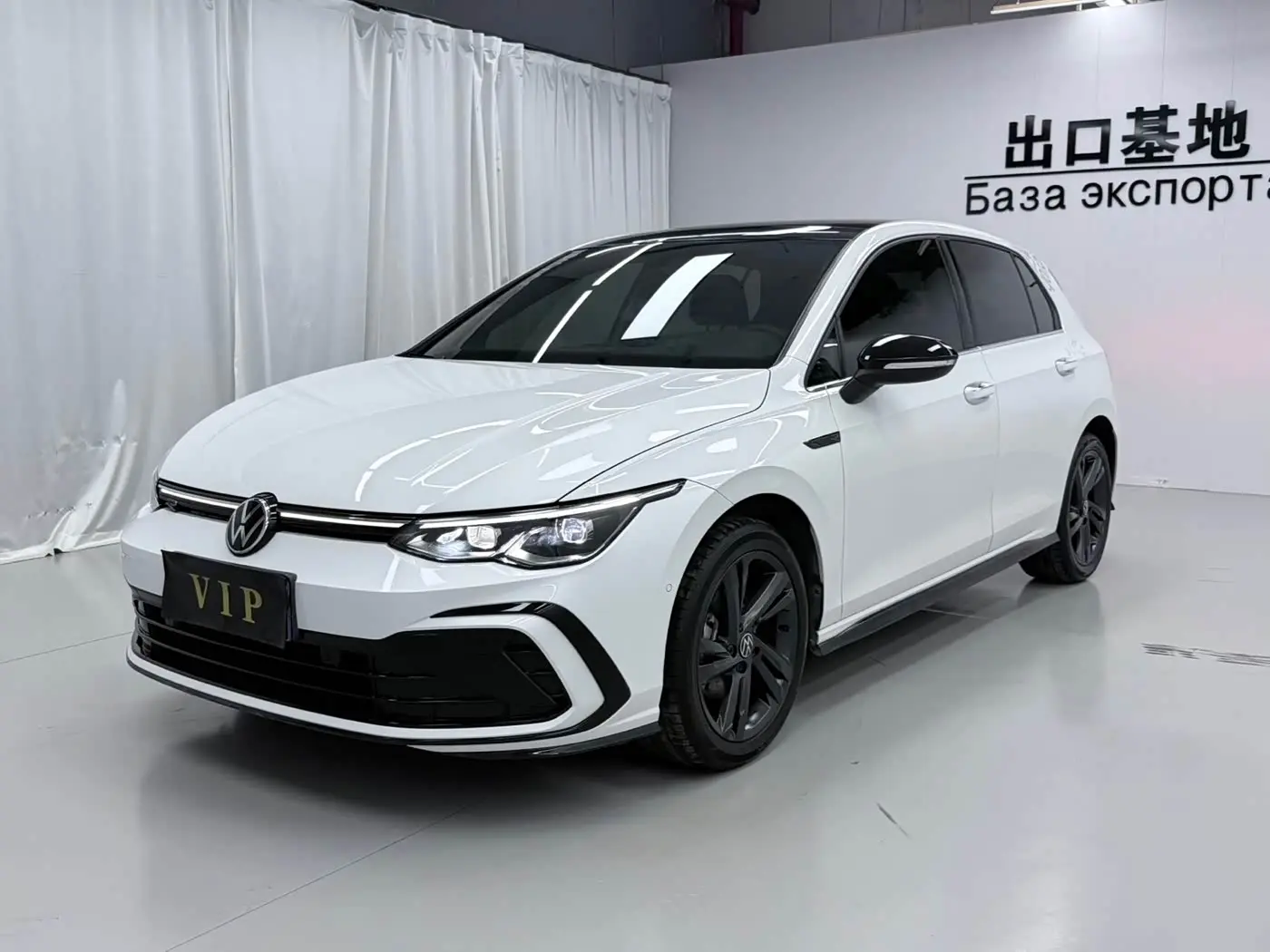Volkswagen Golf 2022 — Photo 1/19
