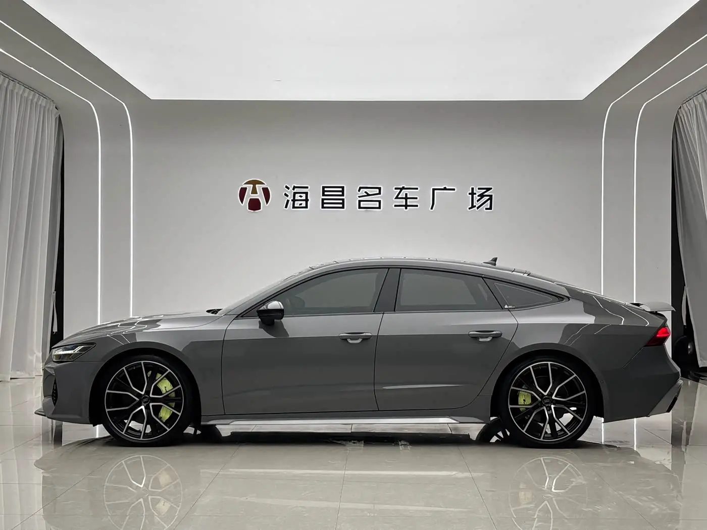 Audi A7 2020 — Фото 15/16