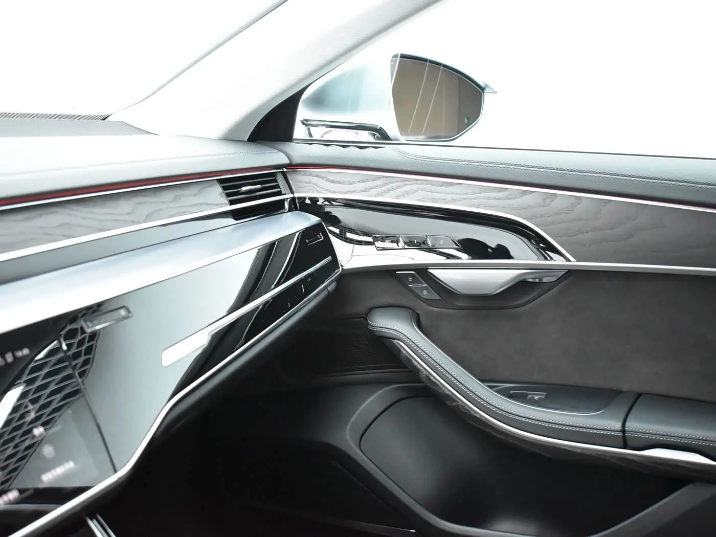 Audi A8 2023 — Фото 16/20
