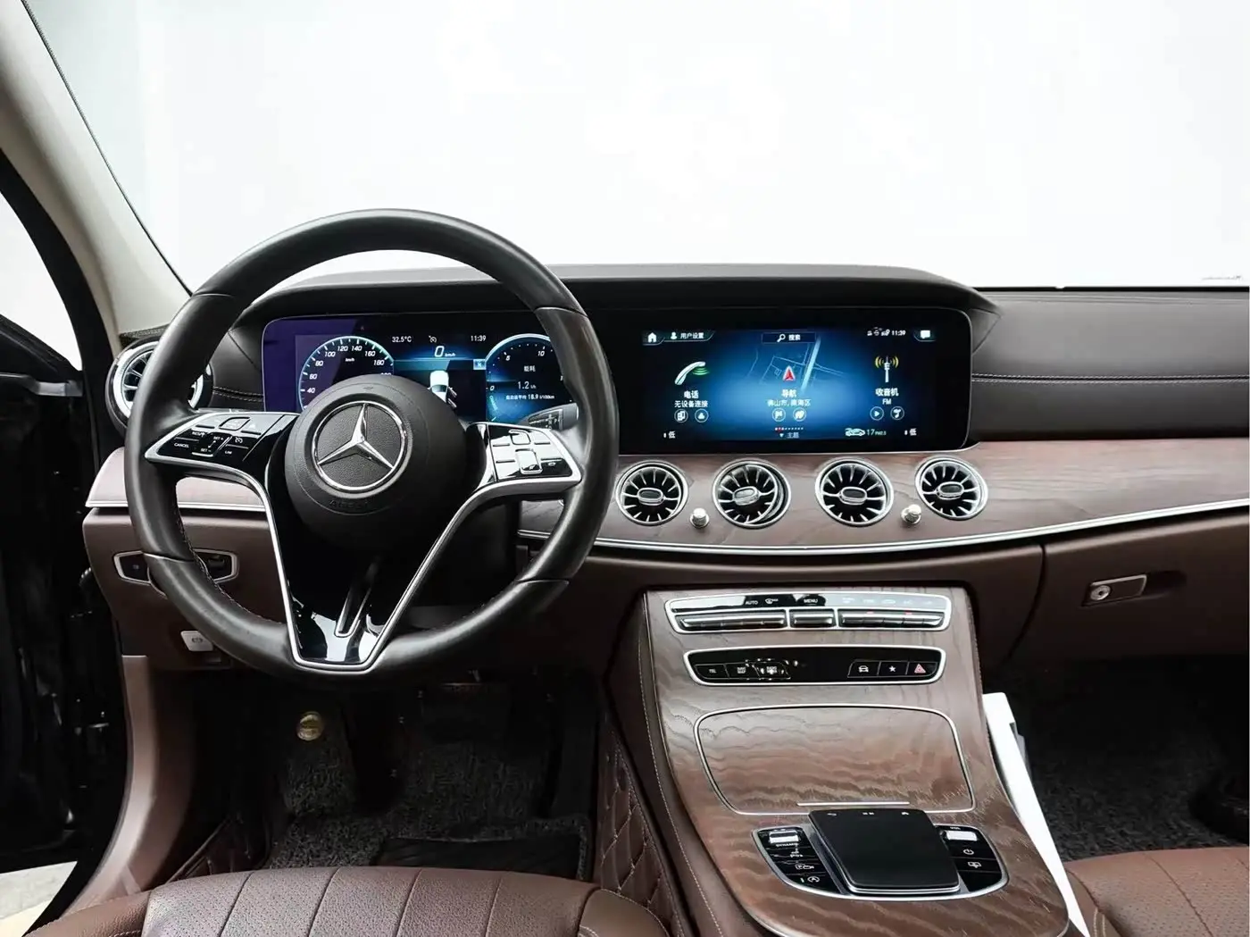 Mercedes-Benz E-Class 2022 — Фото 17/20