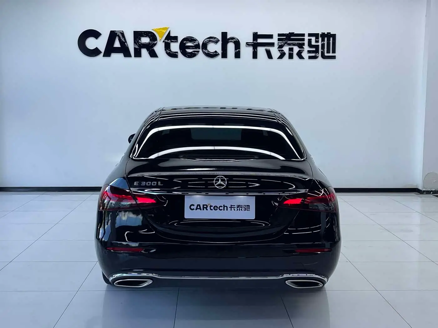Mercedes-Benz E-Class 2023 — Photo 4/20