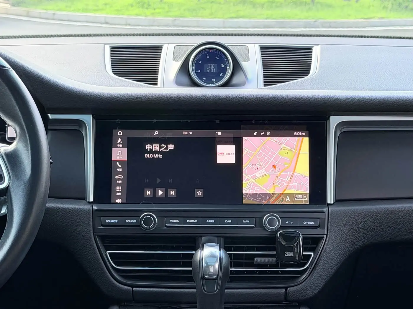 Porsche Macan 2018 — Photo 16/18