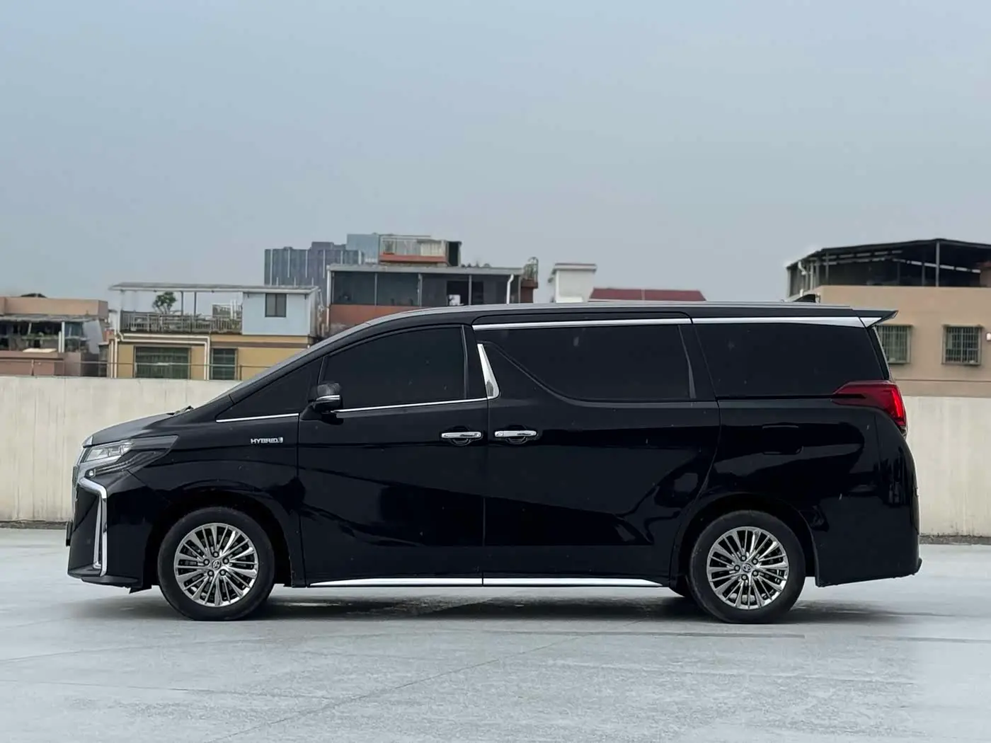 Toyota Alphard 2022 — Фото 3/9