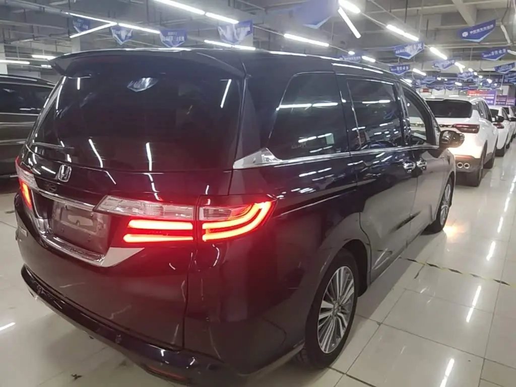 Honda Odyssey 2019 — Şəkil 7/20