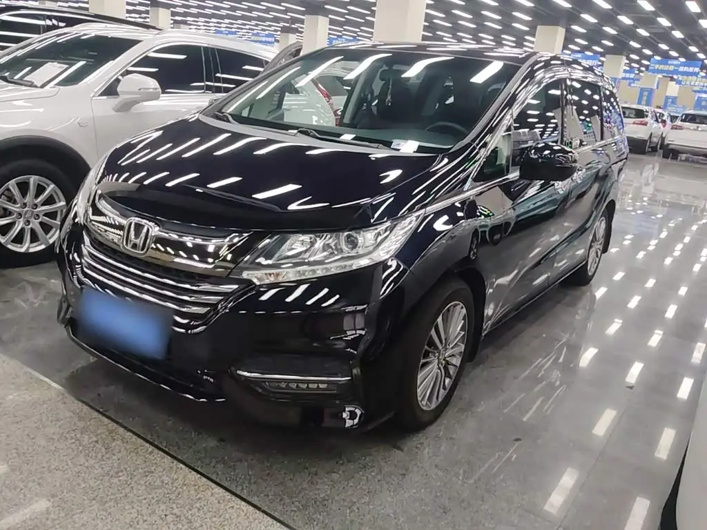 Honda Odyssey 2019 — Фото 2/20