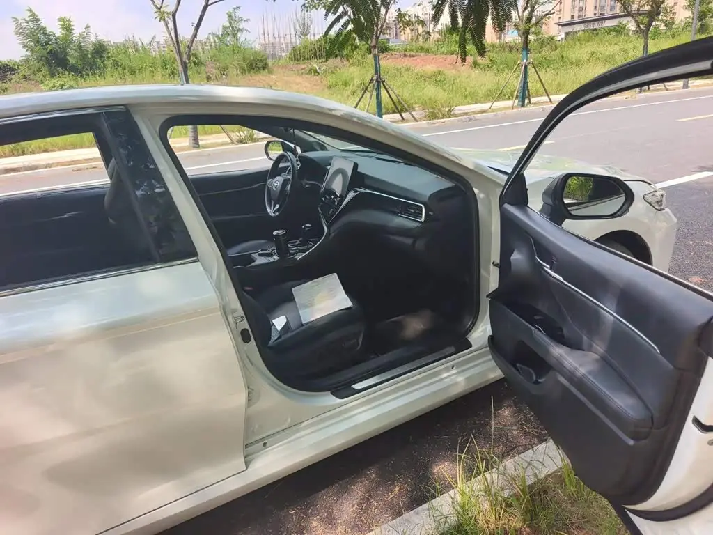 Toyota Camry 2021 — Photo 18/20