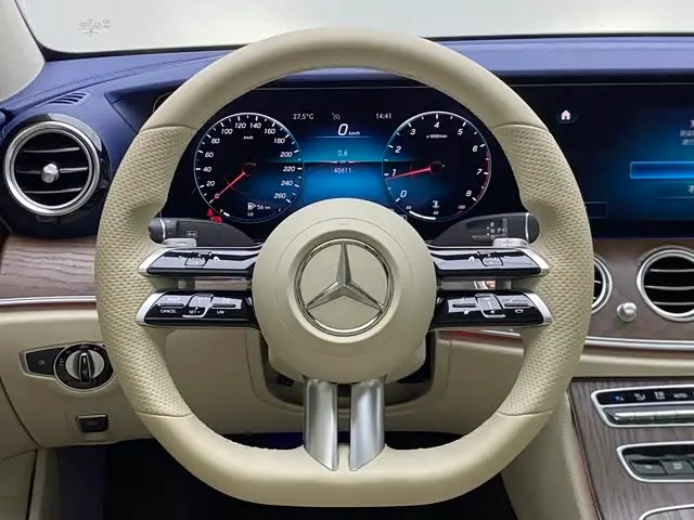 Mercedes-Benz E-Class 2022 — Фото 11/19