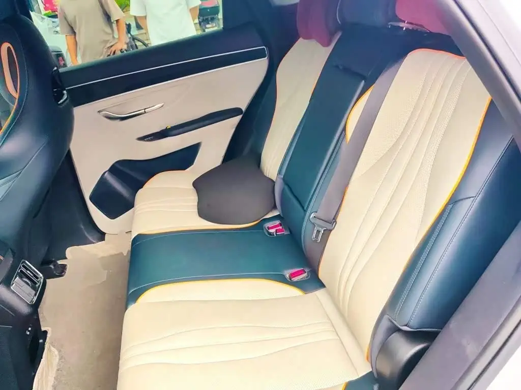 BYD Song PLUS PHEV 2024 — Photo 15/20