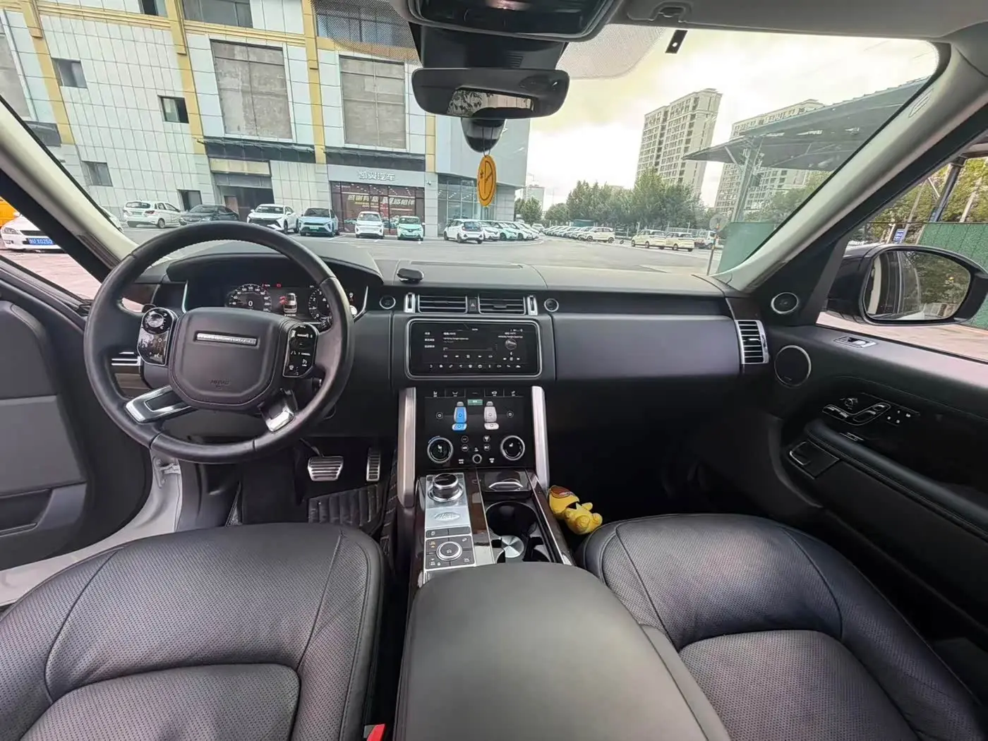 Land Rover Range Rover 2020 — Photo 18/19