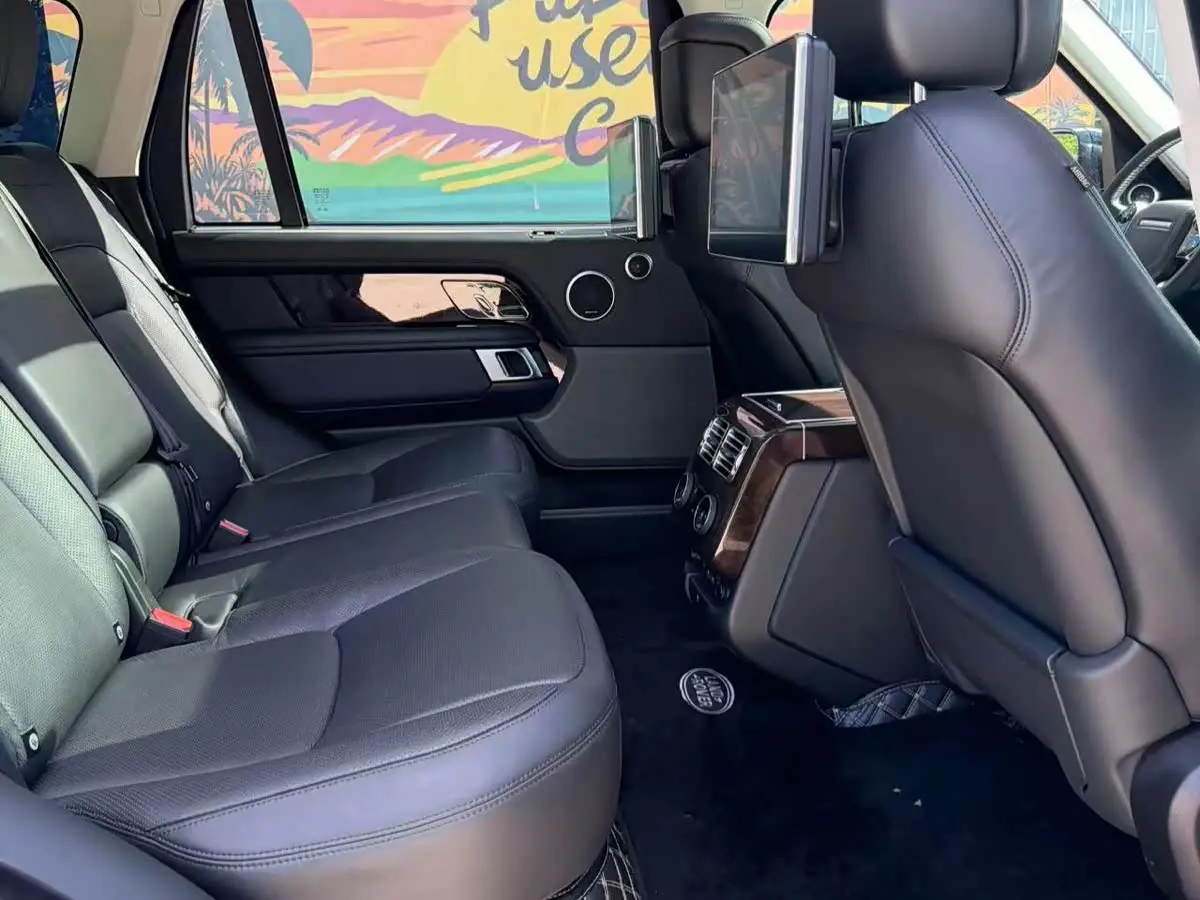 Land Rover Range Rover 2020 — Photo 13/19