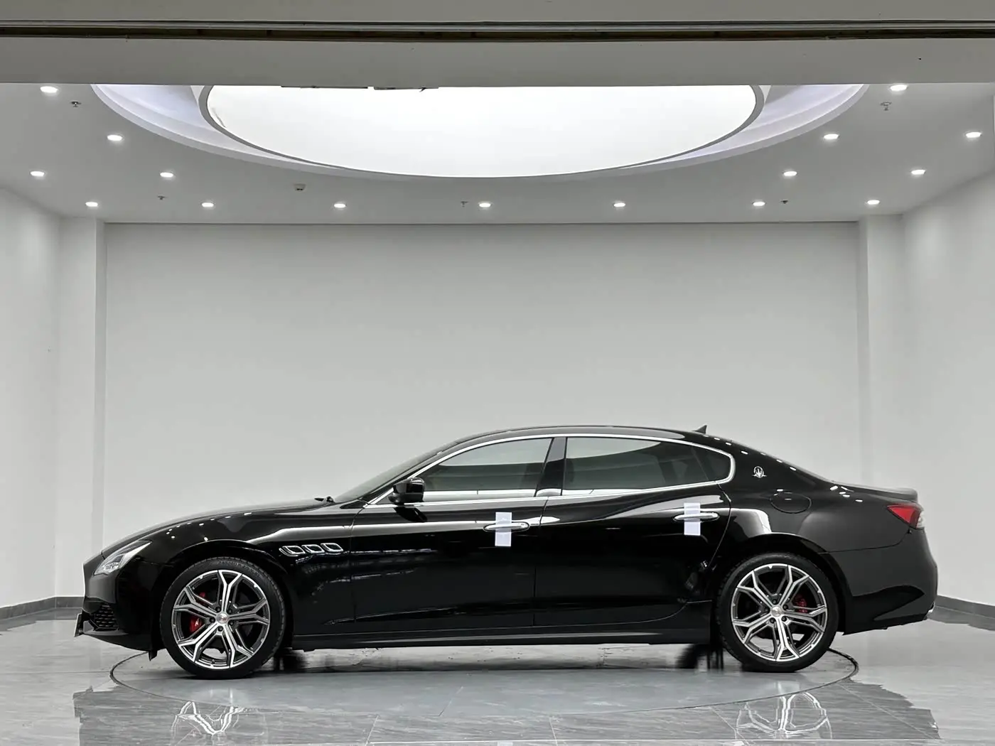 Maserati Quattroporte 2017 — Фото 5/20
