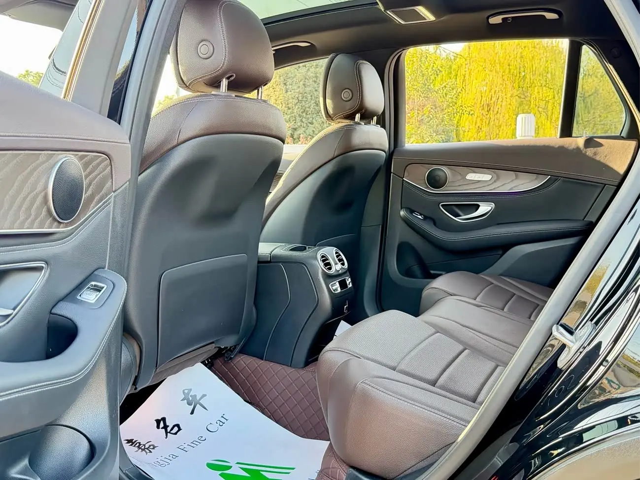 Mercedes-Benz GLC 2020 — Photo 6/9