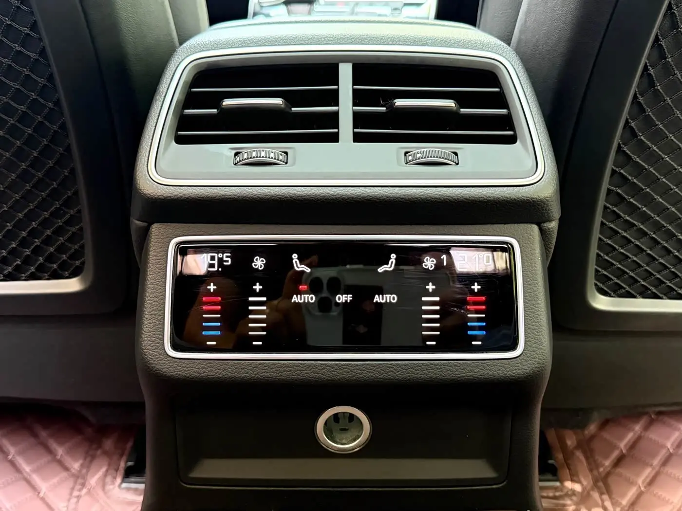 Audi A6L 2020 — Photo 14/20