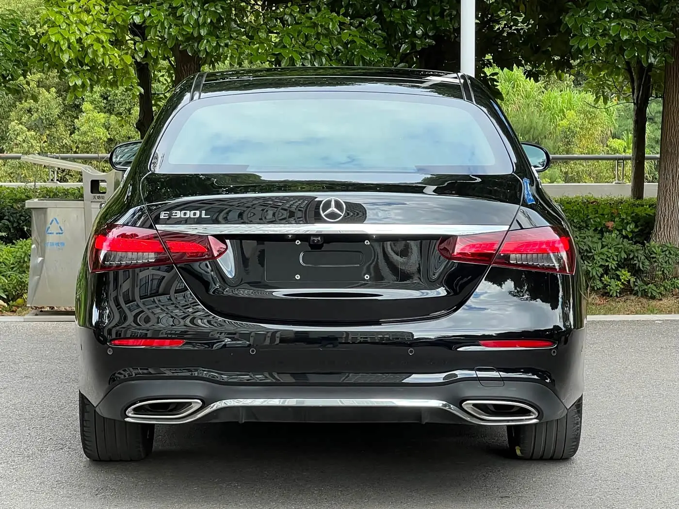 Mercedes-Benz E-Class 2021 — Photo 8/12