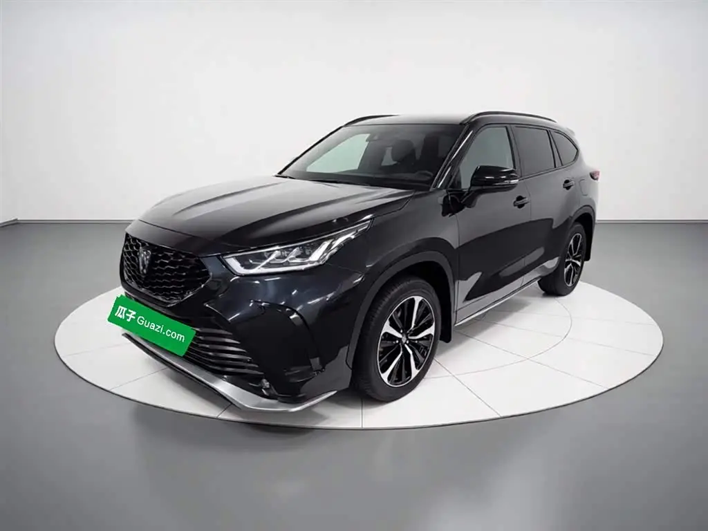 Toyota Crown Kluger 2022 — Photo 2/20
